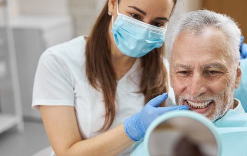 Cómo adaptarse a una nueva dentadura postiza